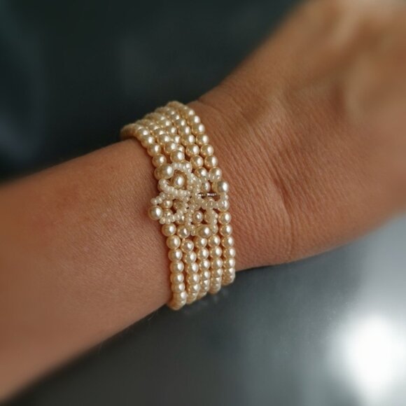Vintage Czech Cream pearl  cuff bracelet stretch - Picture 3 of 3